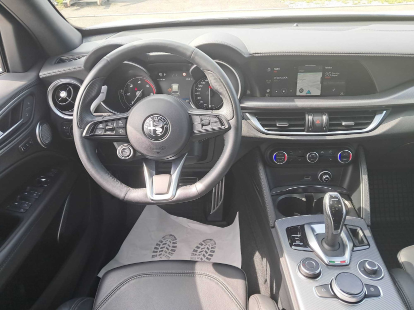 Alfa Romeo Stelvio, 2024
