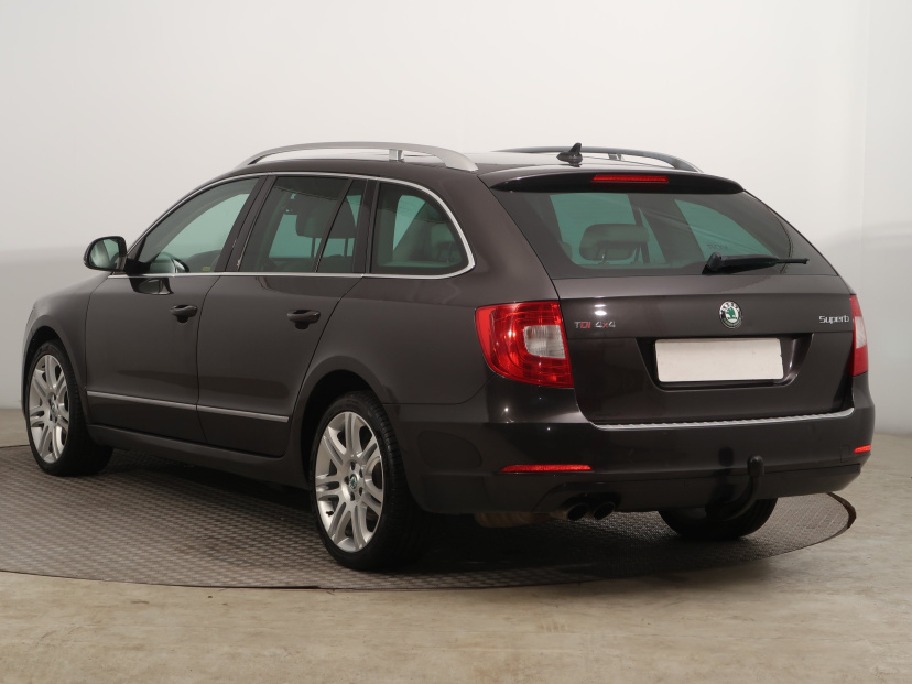 Škoda Superb, 2009