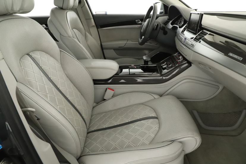 Audi S8, 2013