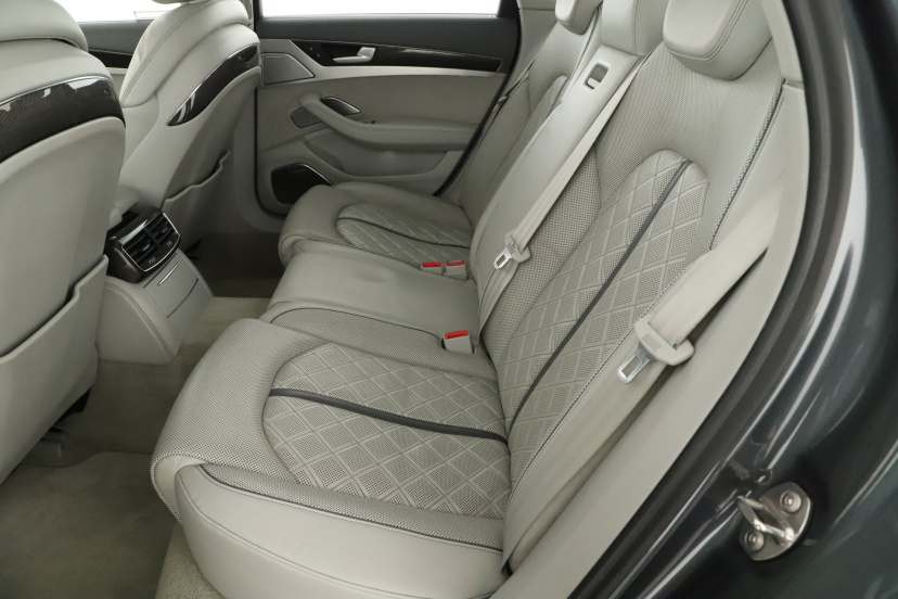 Audi S8, 2013