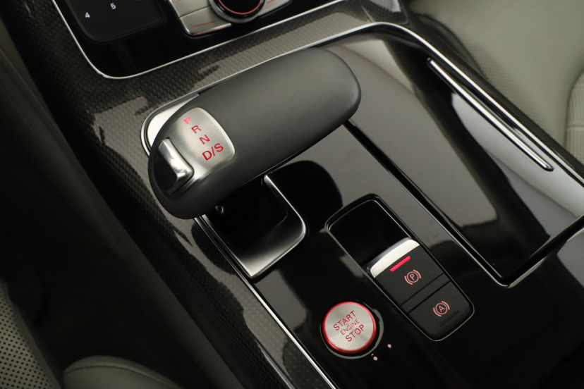 Audi S8, 2013
