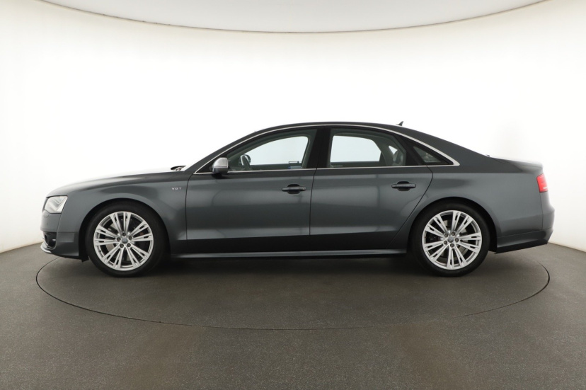 Audi S8, 2013