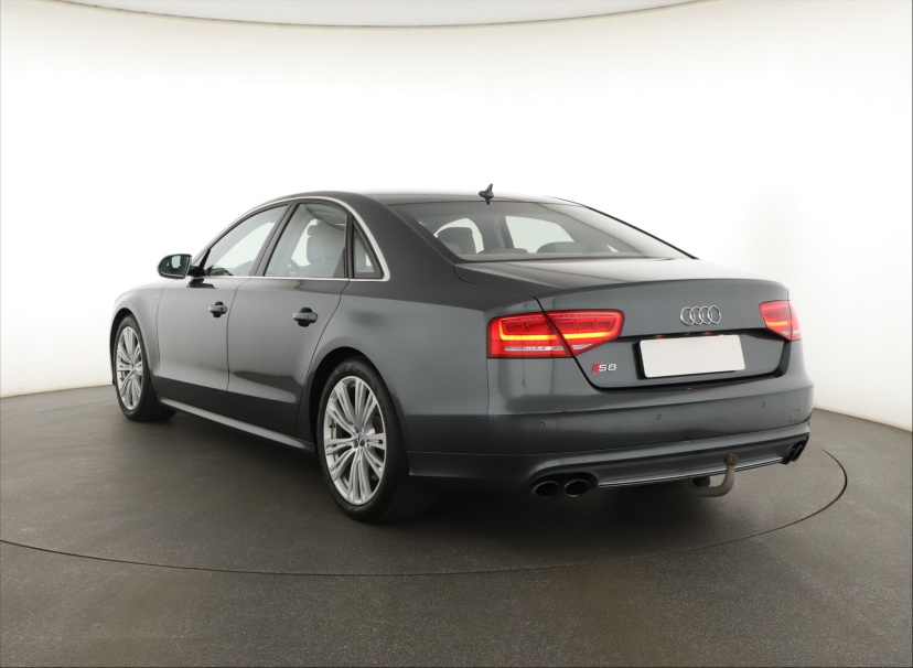 Audi S8, 2013