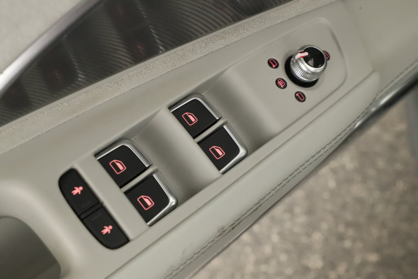Audi S8, 2013