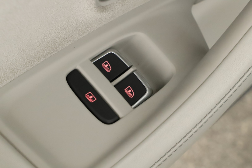 Audi S8, 2013