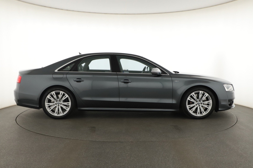 Audi S8, 2013