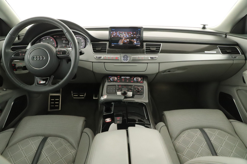 Audi S8, 2013