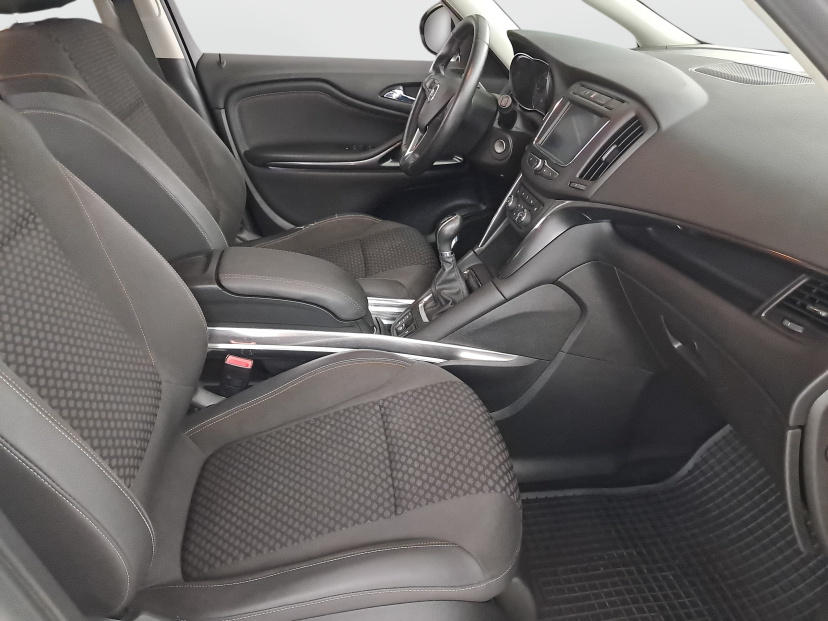 Opel Zafira, 2019