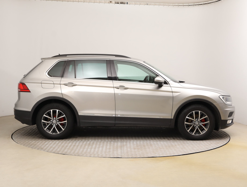 Volkswagen Tiguan, 2016