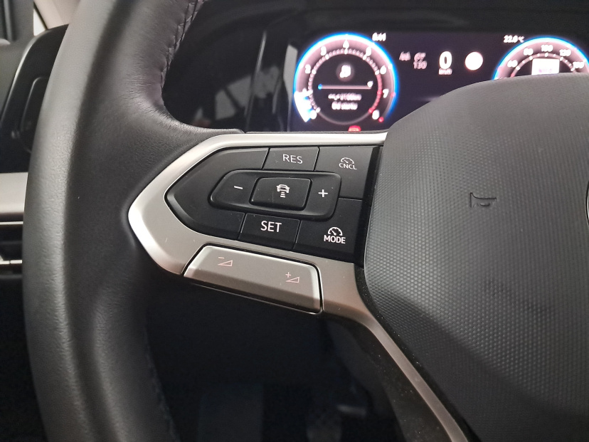 Volkswagen Golf, 2025