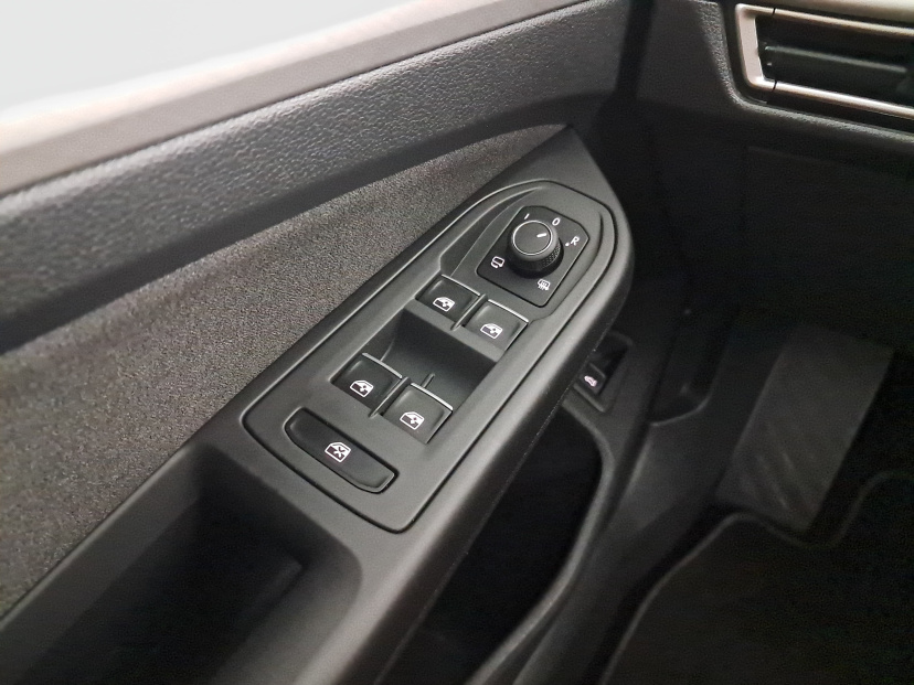 Volkswagen Golf, 2025