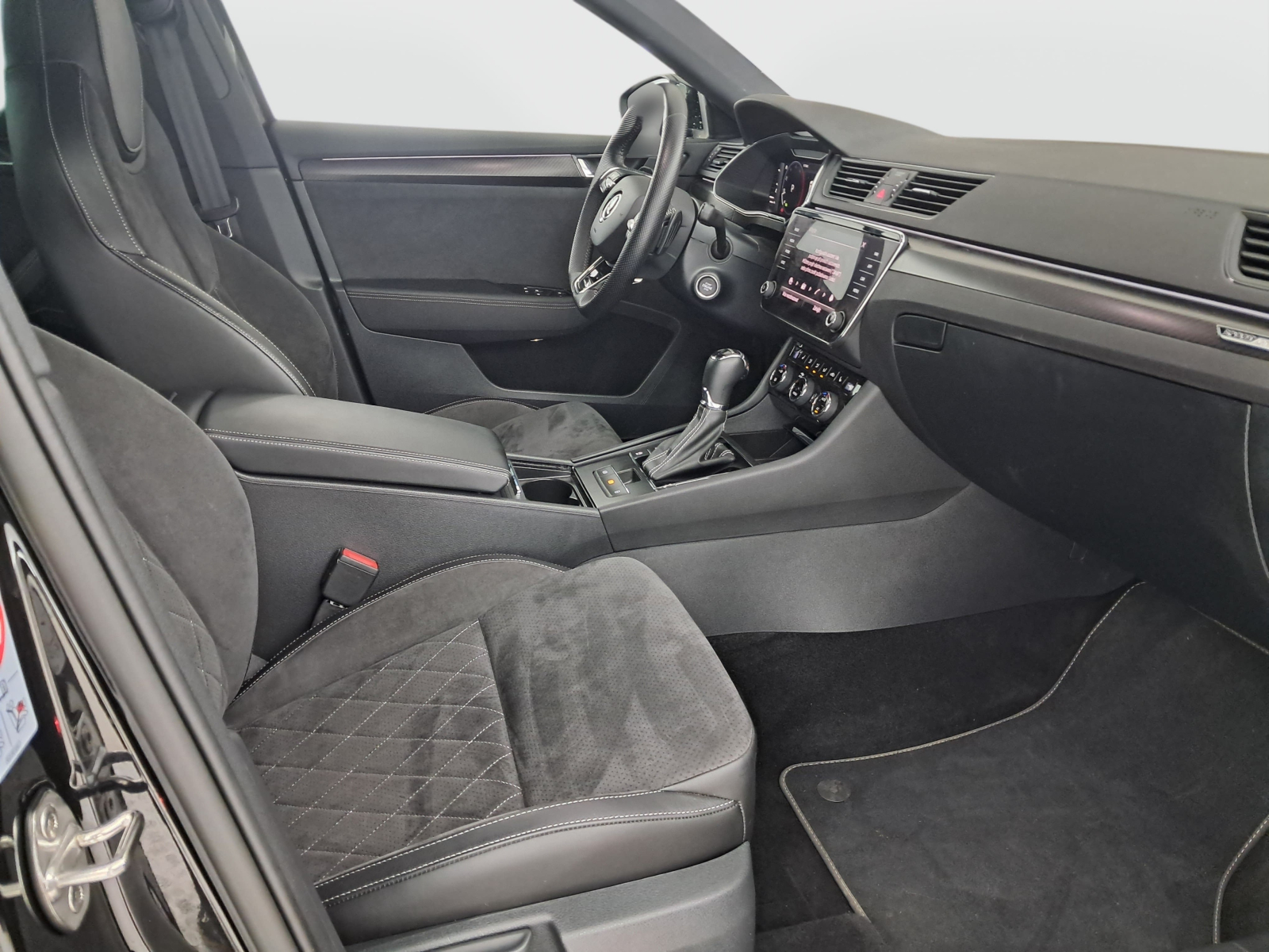 Škoda Superb - 2023