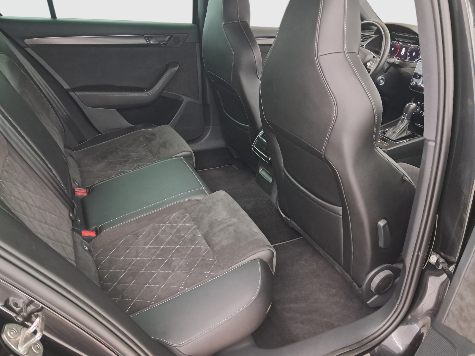 Škoda Superb - 2023