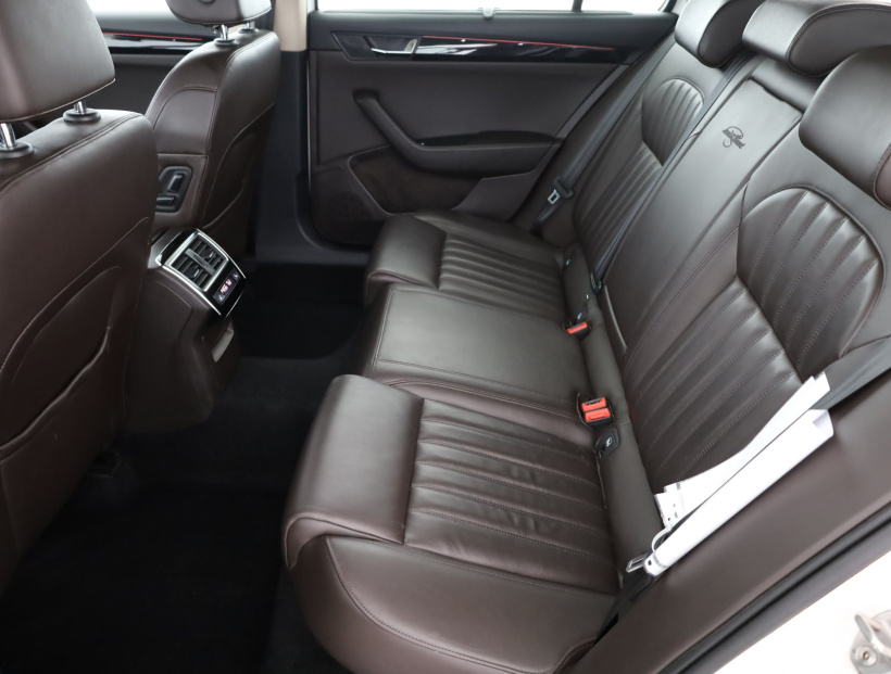 Škoda Superb, 2016
