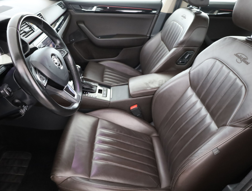 Škoda Superb, 2016
