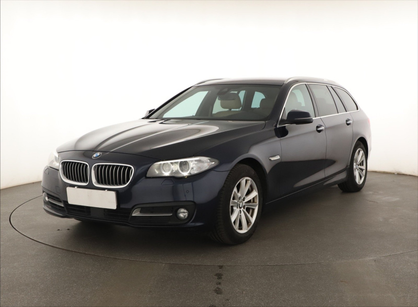 BMW 5, 2015