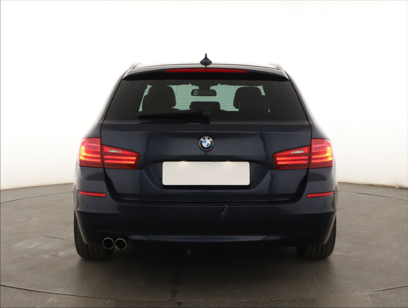 BMW 5, 2015