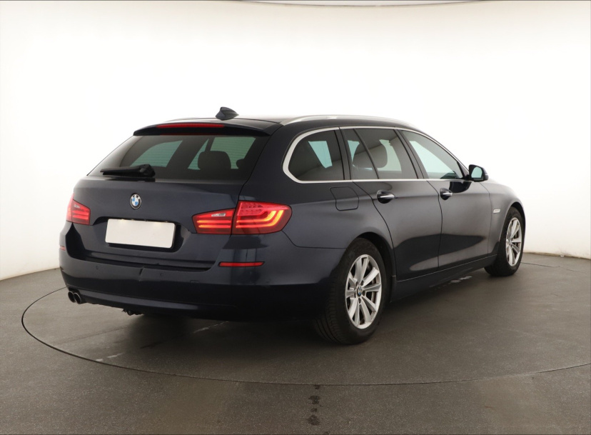 BMW 5, 2015
