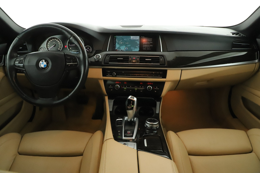 BMW 5, 2015
