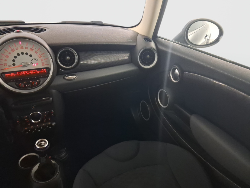 MINI 3-door, 2011