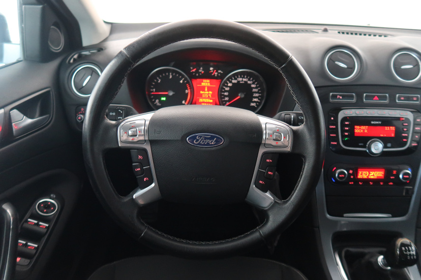Ford Mondeo, 2011
