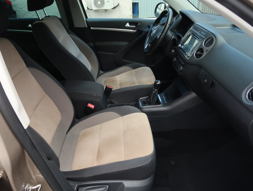 Volkswagen Tiguan, 2012
