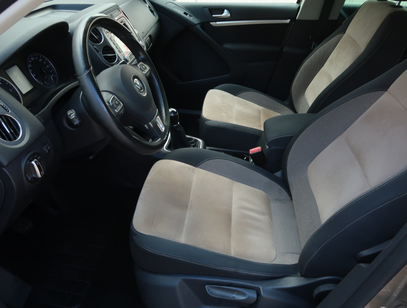 Volkswagen Tiguan, 2012