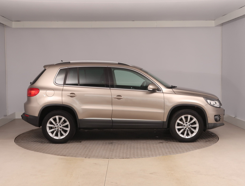 Volkswagen Tiguan, 2012