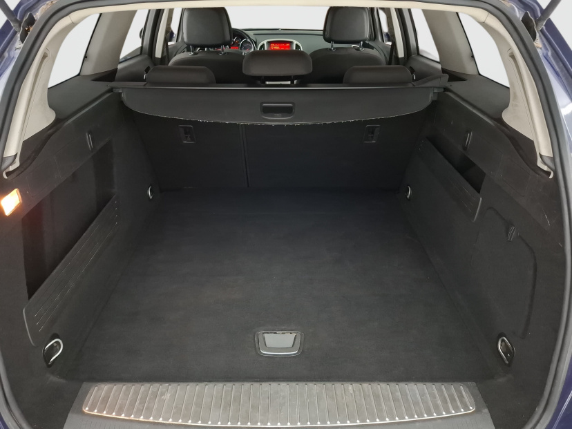Opel Astra, 2011