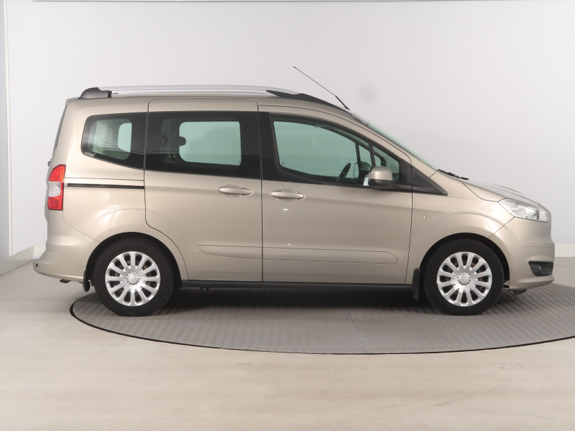 Ford Tourneo Courier, 2016