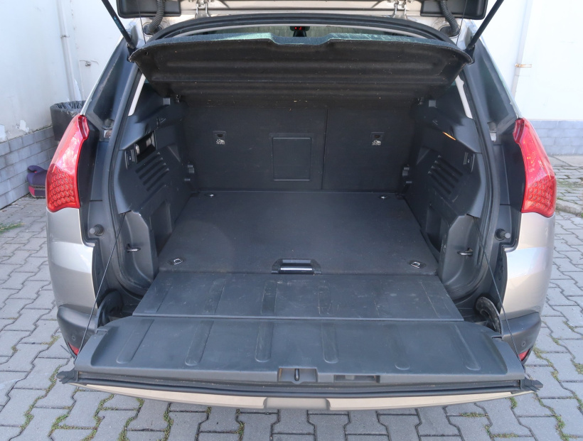Peugeot 3008, 2010