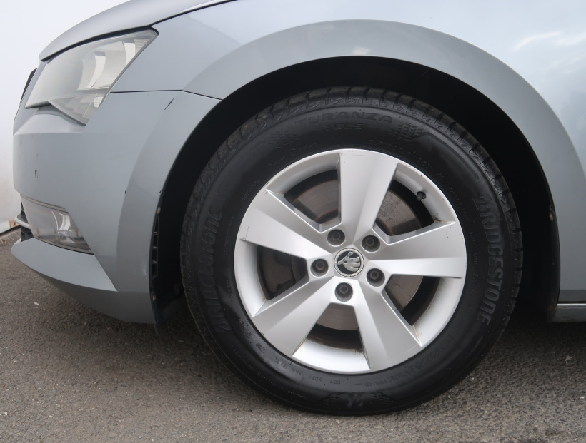 Škoda Superb, 2015