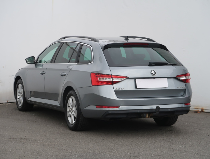 Škoda Superb, 2015