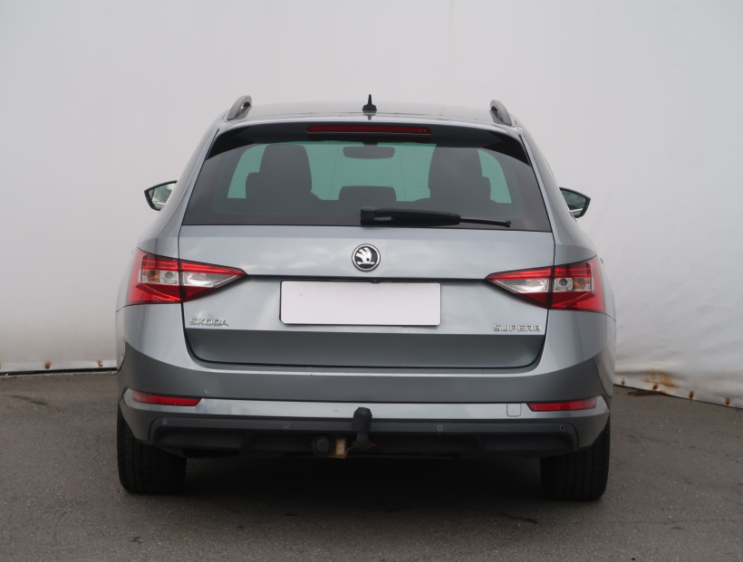 Škoda Superb, 2015