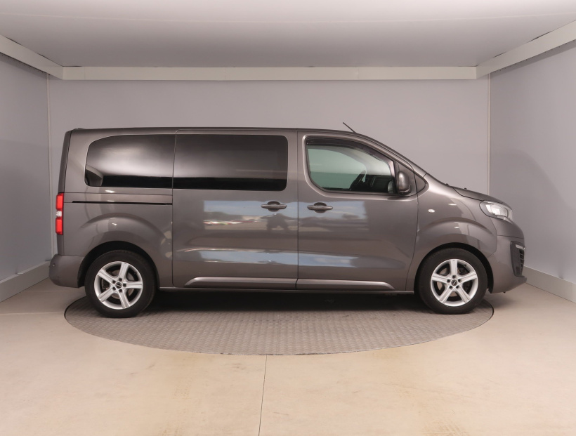 Peugeot Traveller, 2019