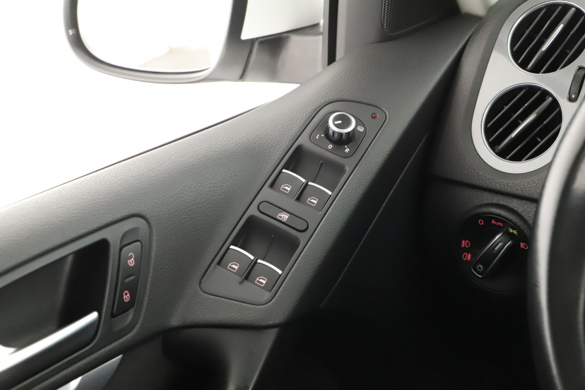 Volkswagen Tiguan, 2015