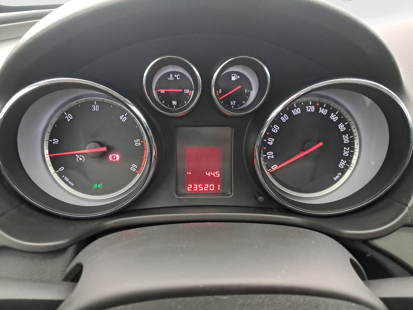 Opel Insignia, 2011