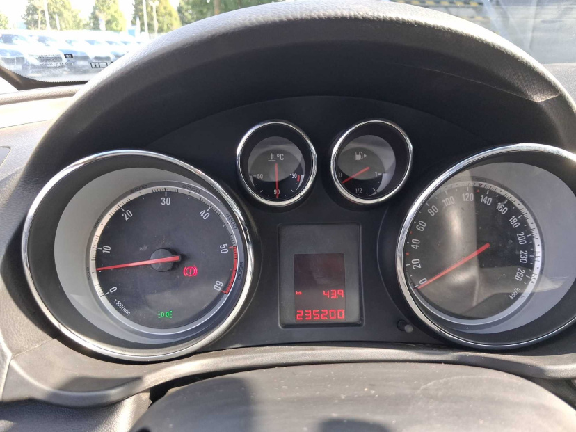 Opel Insignia, 2011