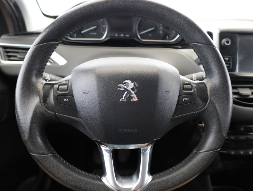 Peugeot 208, 2012