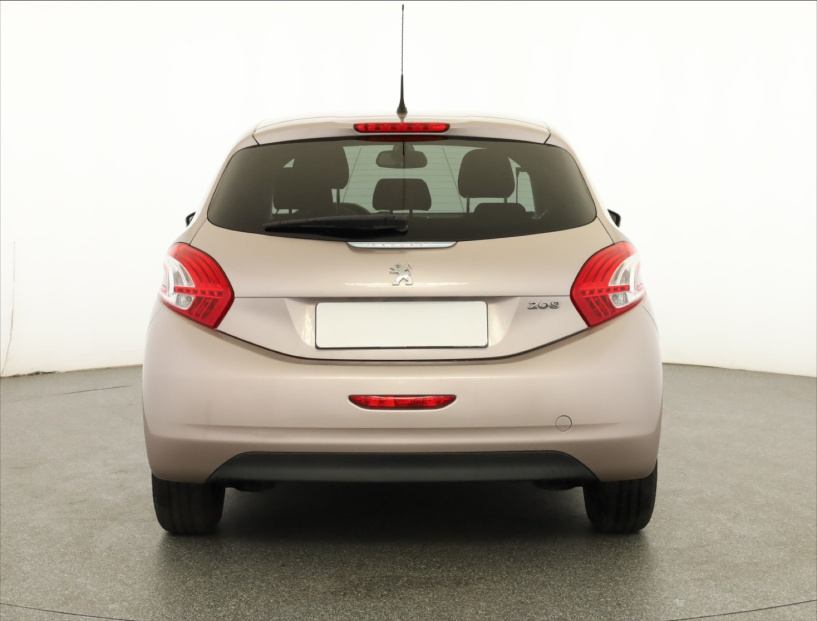 Peugeot 208, 2012