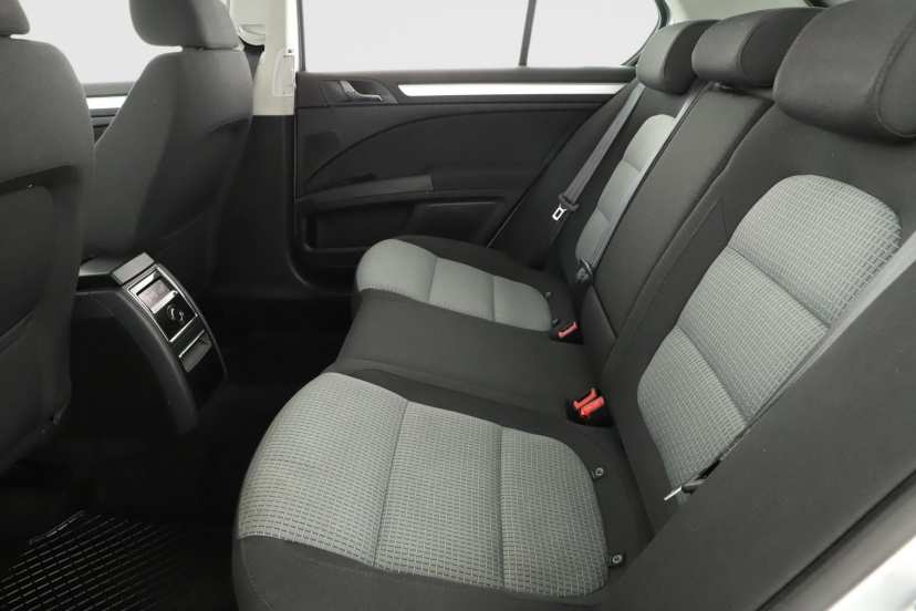 Škoda Superb, 2010