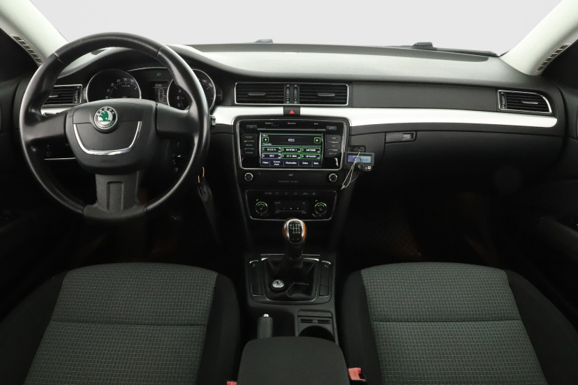 Škoda Superb, 2010