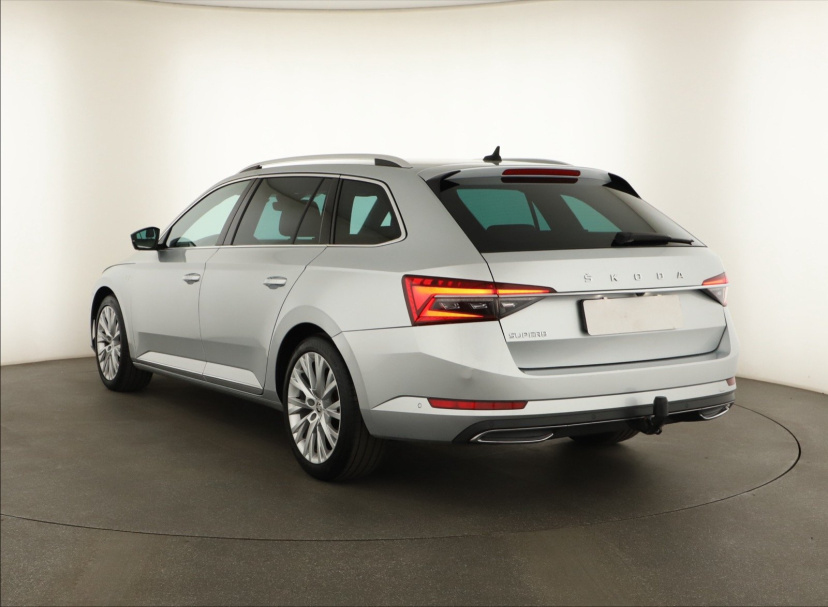 Škoda Superb, 2021