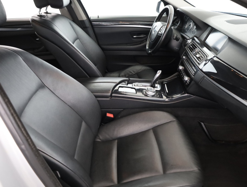 BMW 5, 2010