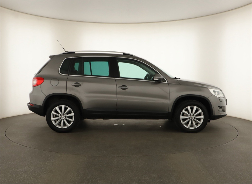 Volkswagen Tiguan, 2010