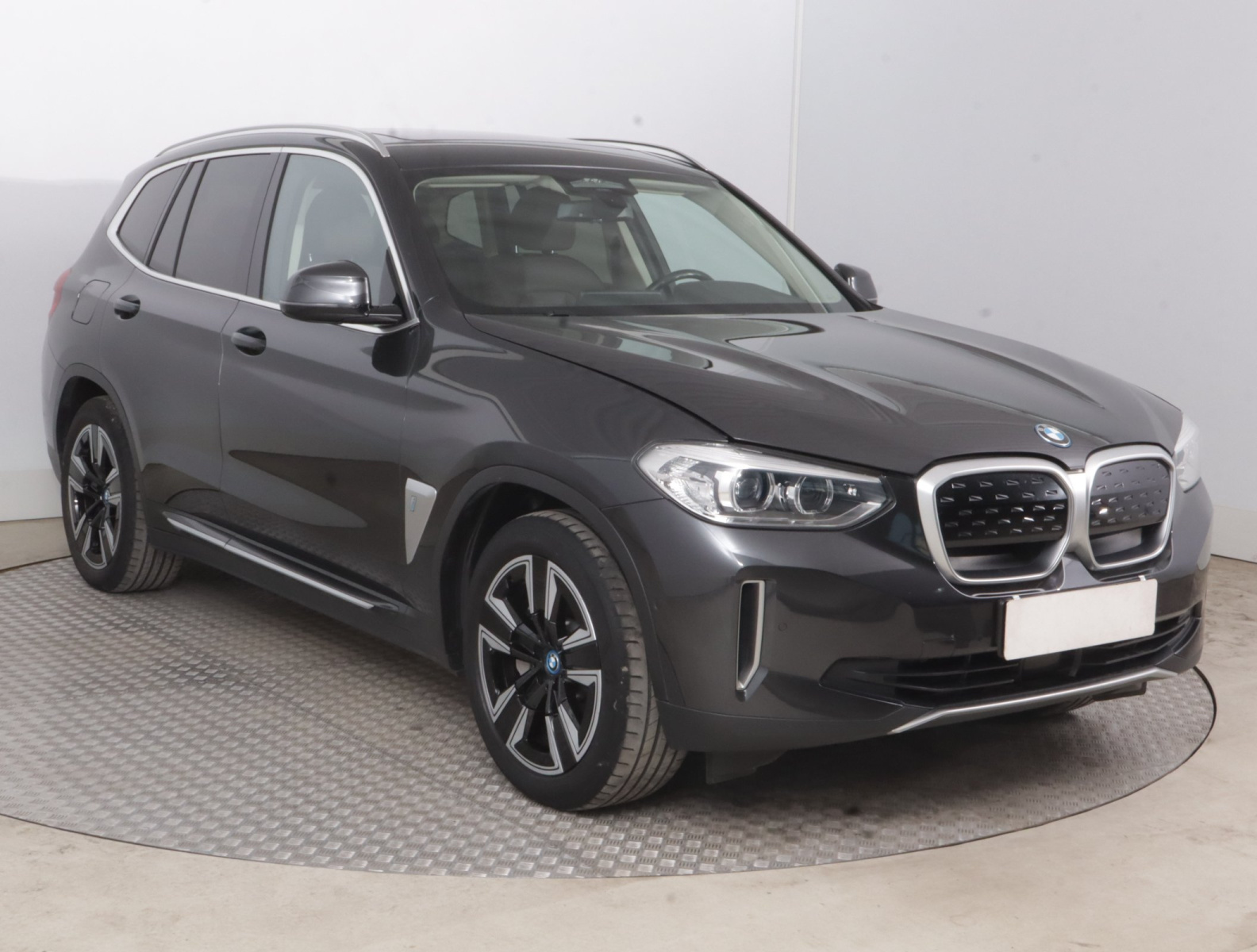 BMW iX3 80 kWh, 2021