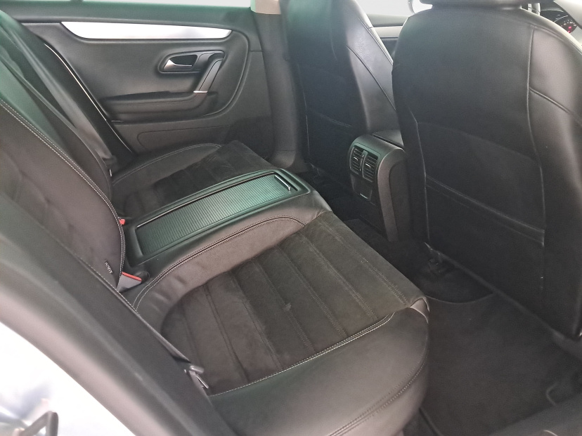 Volkswagen Passat CC, 2010