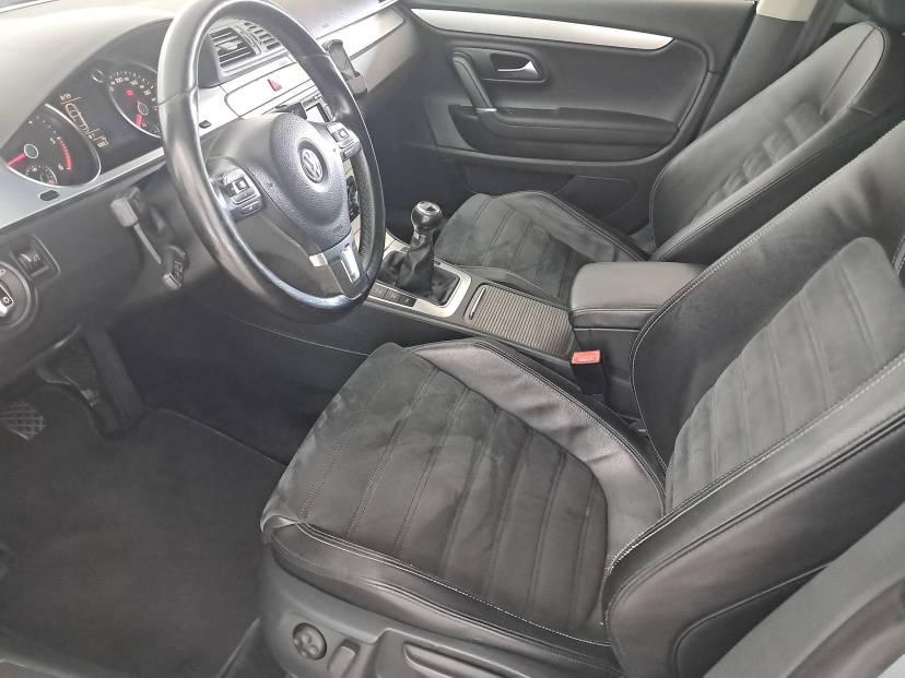 Volkswagen Passat CC, 2010