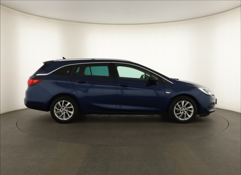 Opel Astra, 2022
