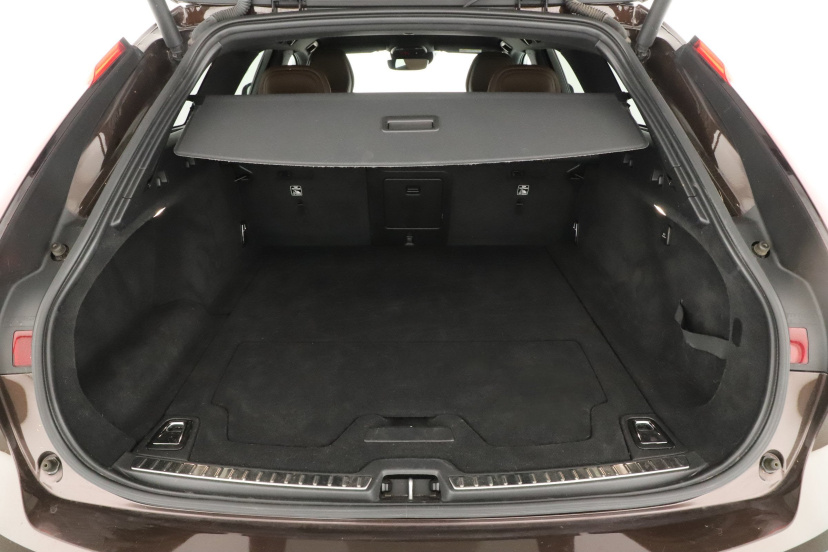 Volvo V90 Cross Country, 2020